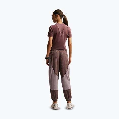 Дамски панталони за бягане Nike Swift UV Repel Mid-Rise tatoo/light violet ore