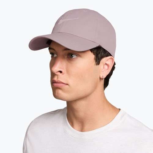 Шапка с козирка Nike Club Unstructured Swoosh light violet ore/particle rose