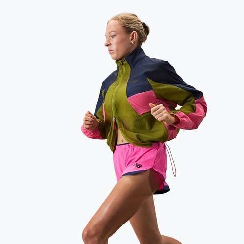 Дамски шорти за бягане New Balance Run Essentials 3“ pink heat
