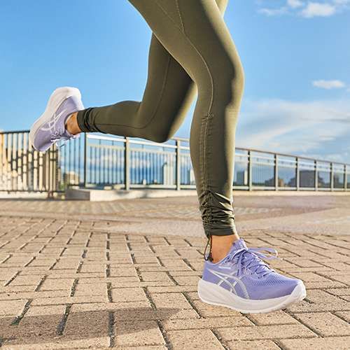 Дамски обувки за бягане ASICS Gel-Cumulus 28 morganite/pearl pink
