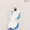 Дамски обувки за бягане Mizuno Wave Neo Wind бели/сребърни/мирно сини 10