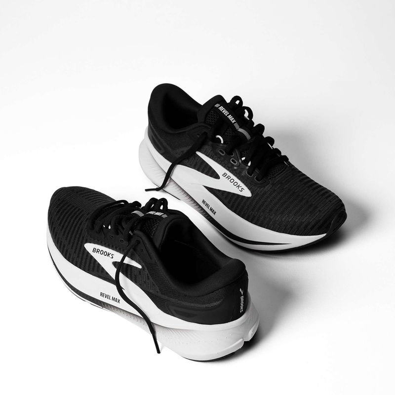 Дамски обувки за бягане Brooks Revel Max black/grey/white 8