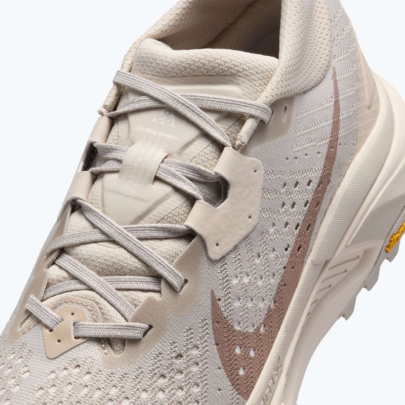 Дамски обувки за бягане Nike ACG Zegama cream ii/light orewood brown/diffused taupe 10