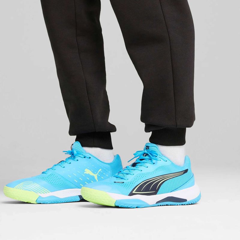 Мъжки спортни обувки на закрито PUMA Solarstrike III luminous blue/club navy/fizzy apple 12